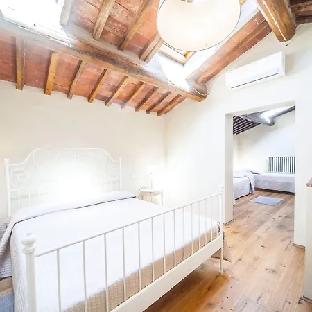 בית כפרי Tenuta La Fratta באניי די לוקה